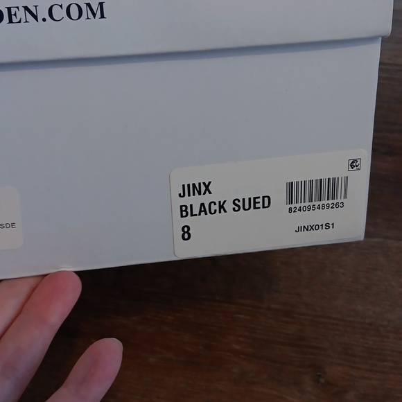 NEW Steve Madden Black Suede Heels Pointed Toe Size 8M - Picture 12 of 12